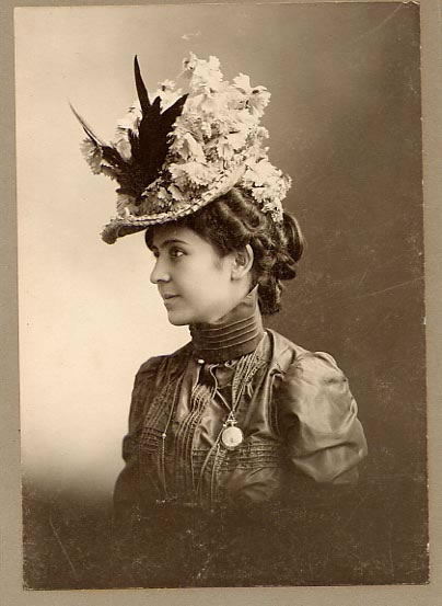 A Brief History of Women's Hats, 1900-1960 – Bygone Theatre